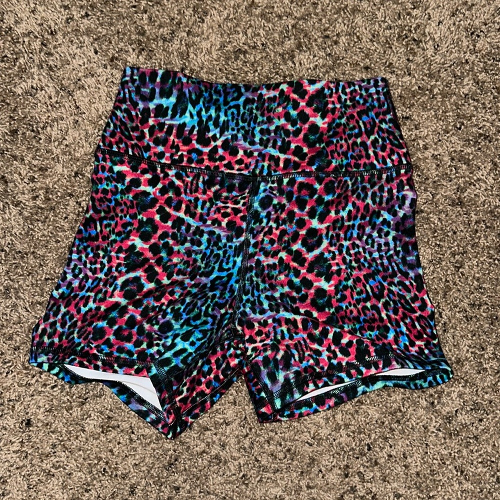 Women’s Fleo workout shorts